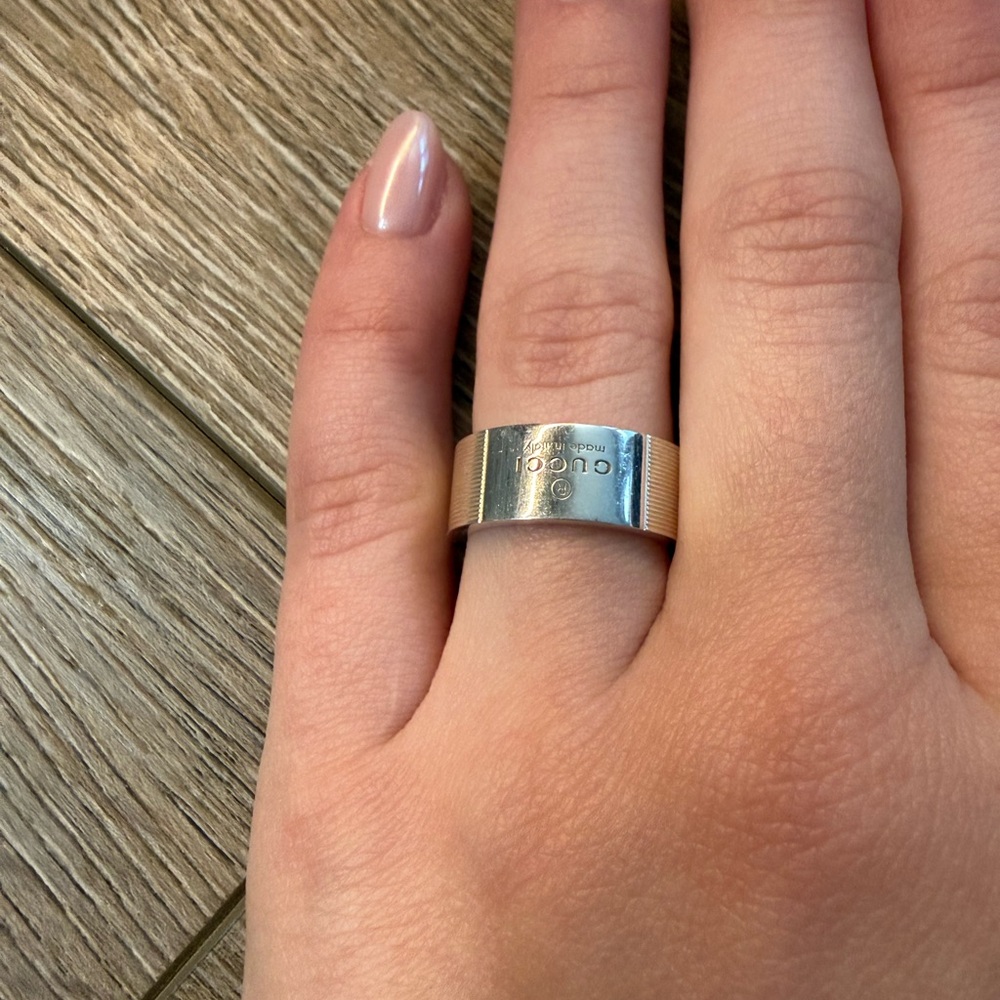 Gucci Engraved Silver Ring - Picture 2 of 6
